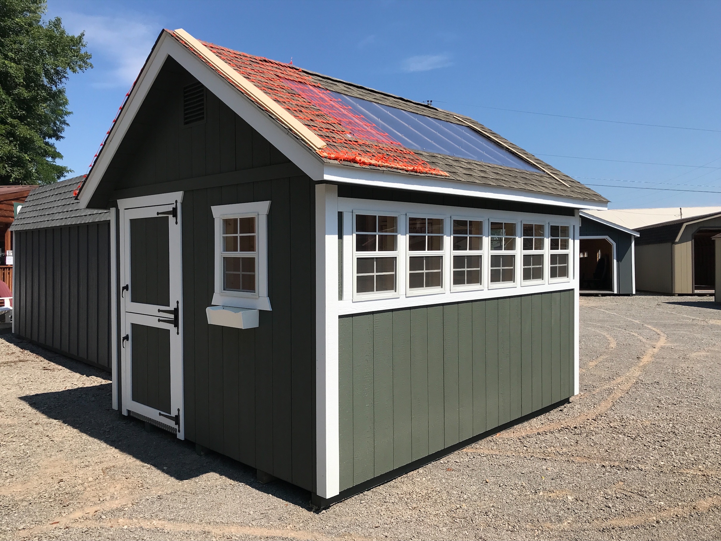 10x12 Garden House w Clear Roof and Potting Bench